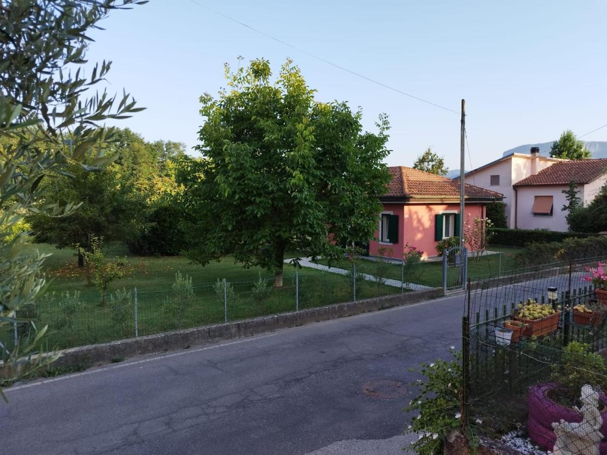 La Casina Villa Barga Exteriör bild